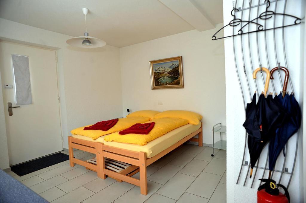 Niros Bed & Breakfast Birsfelden Pokoj fotografie