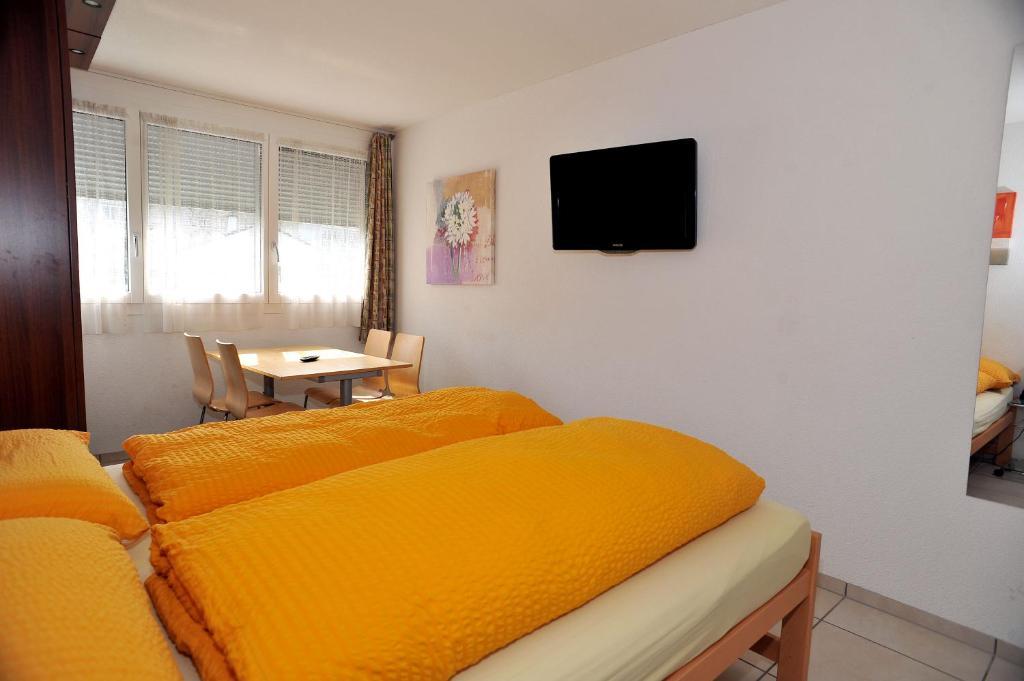 Niros Bed & Breakfast Birsfelden Pokoj fotografie