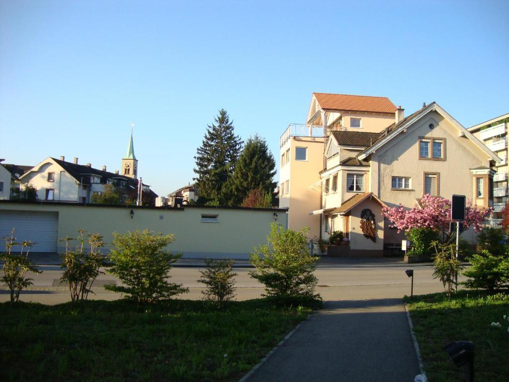 Niros Bed & Breakfast Birsfelden Exteriér fotografie
